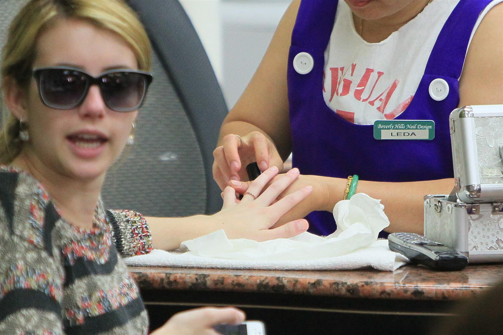 Emma Roberts leaving a nail salon in Beverly Hills photos | Picture 63932